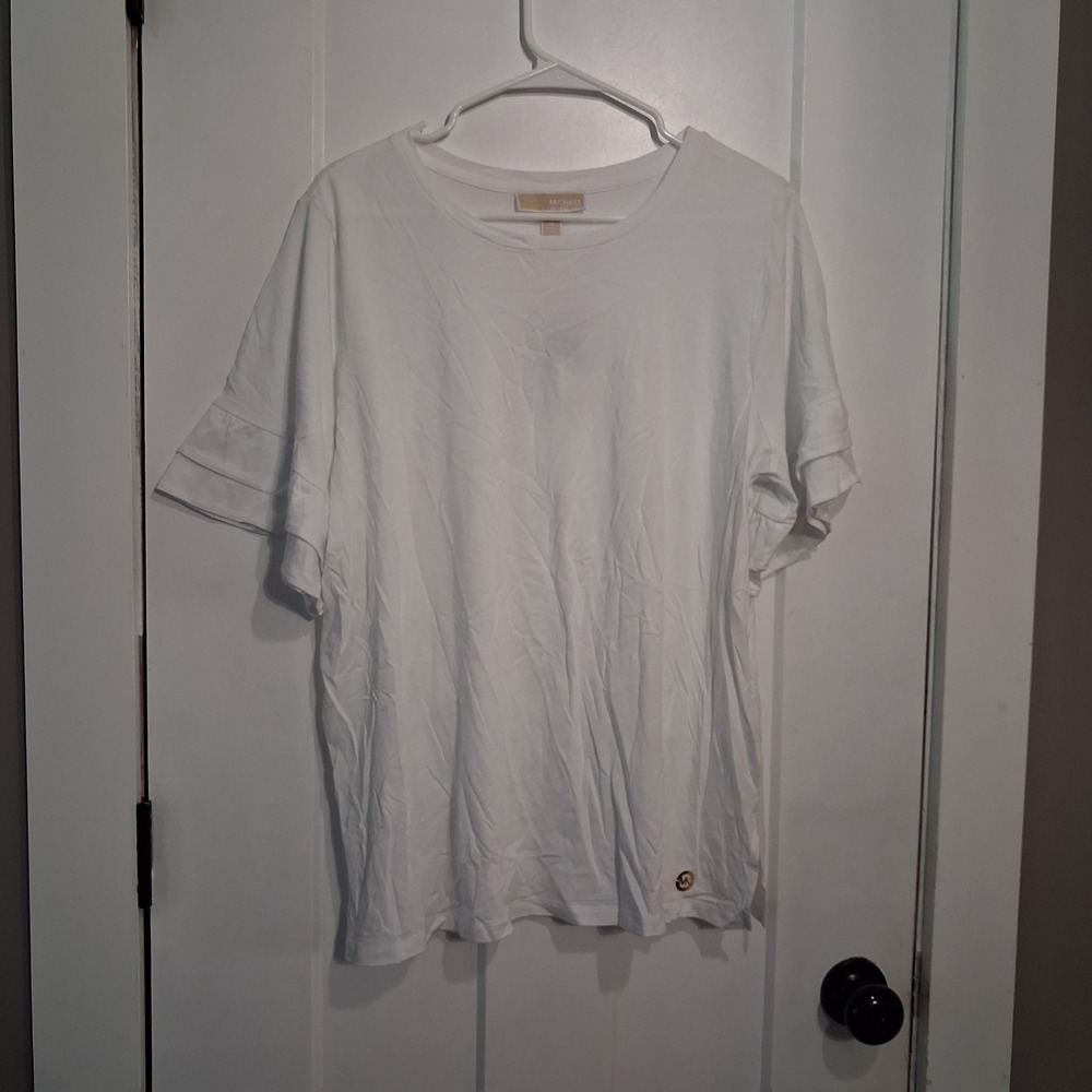 Michael Kors T-Shirt Women 1X White Tiered Flutter Sleeve Gold Logo NWT Basics